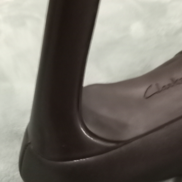 Clarks Collections Women's Black Leather High Heels Soft Cushion - Picture 6 of 11